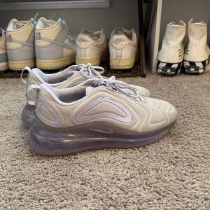 Nike Air Max 720 Women’s Size 9 Purple Haze